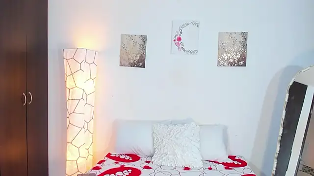 SarahCinnamon- online show from February 14, 9:22 pm