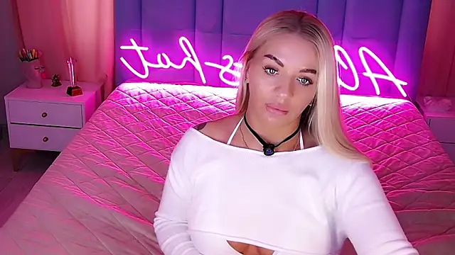 AllwaysHotJ online show from March 8, 2:04 am