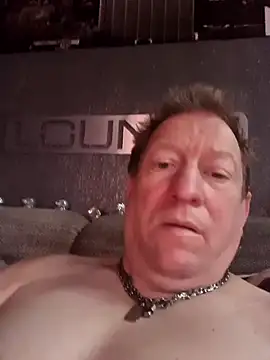 Snapshot of tomtom111111 chatting on November 18, 2:10 pm tomtom111111 online show from November 18, 2:10 pm