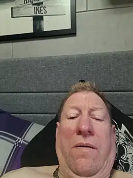 Snapshot of tomtom111111 chatting on November 22, 10:14 am tomtom111111 online show from November 22, 10:14 am