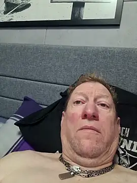 Snapshot of tomtom111111 chatting on December 14, 10:31 am tomtom111111 online show from December 14, 10:31 am