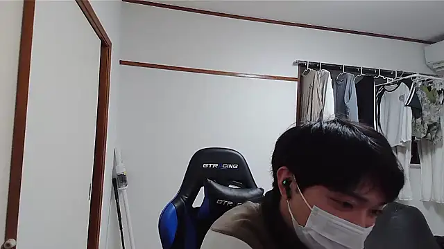 Snapshot of pychan chatting on December 20, 2:46 pm pychan online show from December 20, 2:46 pm