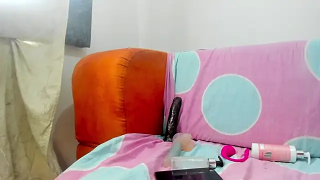 moana taylor online show from December 17, 3:06 pm