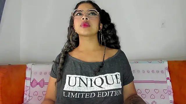 moana taylor online show from January 18, 12:36 pm