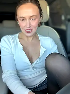 lunagirl13 online show from October 31, 5:03 pm