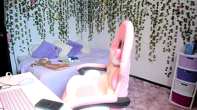 Snapshot of violeta_milleer chatting on November 13, 4:39 pm violeta milleer online show from November 13, 4:39 pm