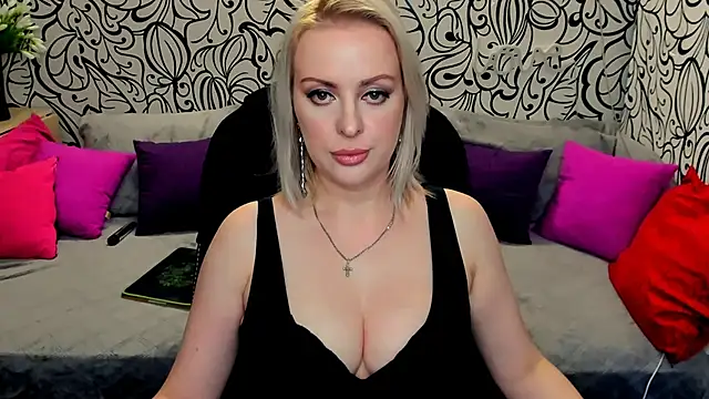 Snapshot of Hotdreamhere chatting on December 11, 1:39 pm Hotdreamhere online show from December 11, 1:39 pm