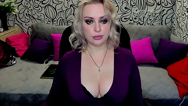 Snapshot of Hotdreamhere chatting on January 13, 2:42 pm Hotdreamhere online show from January 13, 2:42 pm