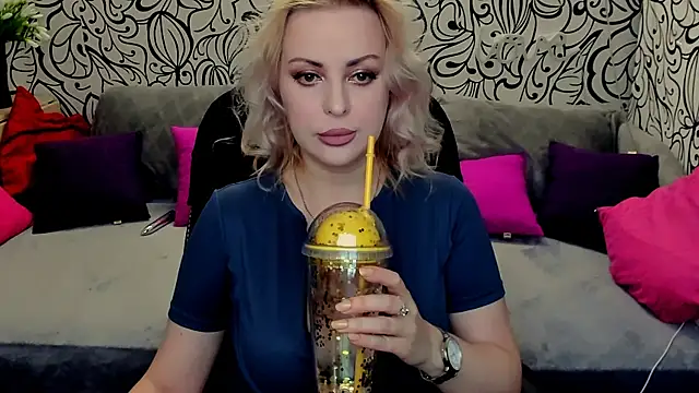 Snapshot of Hotdreamhere chatting on March 20, 10:54 am Hotdreamhere online show from March 20, 10:54 am