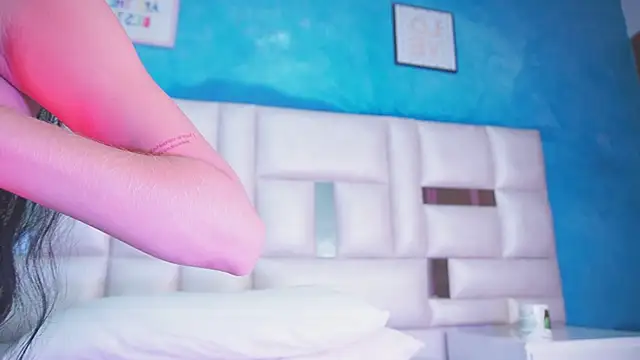 Snapshot of katy_rioss chatting on February 4, 12:00 pm katy rioss online show from February 4, 12:00 pm