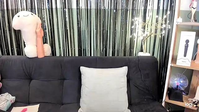 lilly sweett online show from February 22, 12:01 am