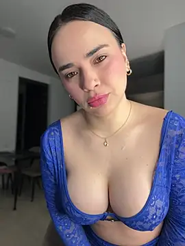 Snapshot of GeorginaJones chatting on March 14, 3:15 am GeorginaJones online show from March 14, 3:15 am