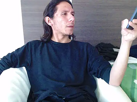 Latinopervs online show from November 16, 9:31 pm