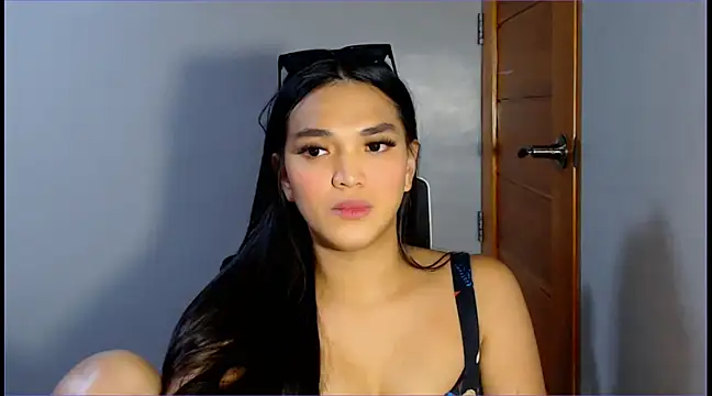 WONDERWOMAN2023 online show from December 14, 2:42 pm