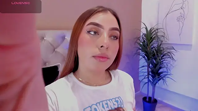 MaddyyLennon online show from February 6, 2:15 pm