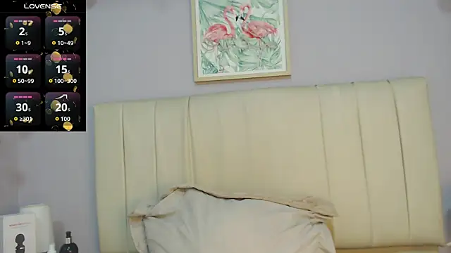 Snapshot of amy_le01 chatting on September 27, 1:27 pm amy le01 online show from September 27, 1:27 pm