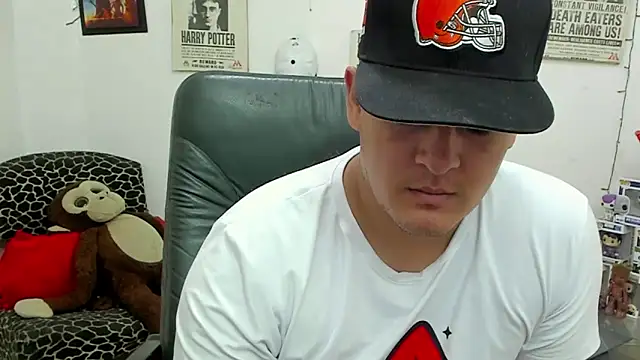 Snapshot of ney_22 chatting on February 5, 2:26 pm ney 22 online show from February 5, 2:26 pm