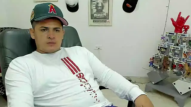 Snapshot of ney_22 chatting on February 7, 6:14 am ney 22 online show from February 7, 6:14 am