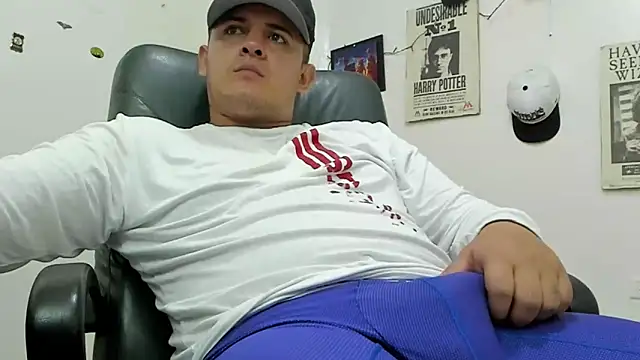 Snapshot of ney_22 chatting on February 7, 12:17 pm ney 22 online show from February 7, 12:17 pm