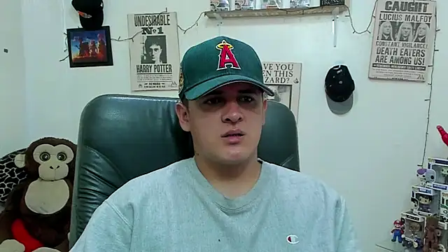 Snapshot of ney_22 chatting on February 16, 1:36 am ney 22 online show from February 16, 1:36 am