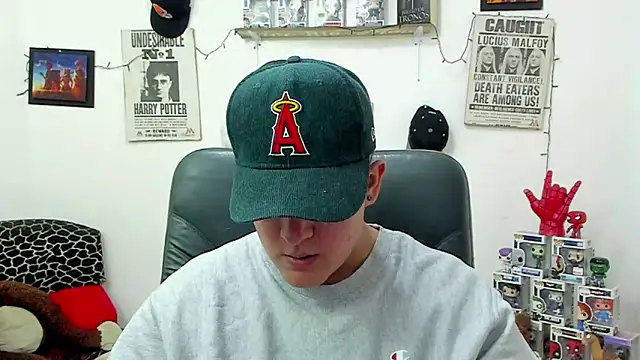 Snapshot of ney_22 chatting on February 25, 10:39 pm ney 22 online show from February 25, 10:39 pm