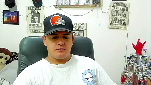 Snapshot of ney_22 chatting on March 21, 2:18 pm ney 22 online show from March 21, 2:18 pm