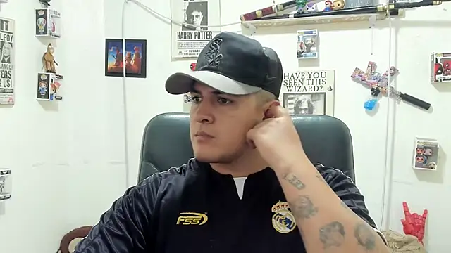 Snapshot of ney_22 chatting on September 30, 12:37 am ney 22 online show from September 30, 12:37 am