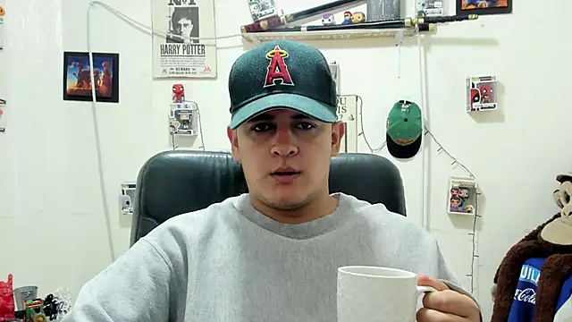 Snapshot of ney_22 chatting on November 28, 7:33 am ney 22 online show from November 28, 7:33 am