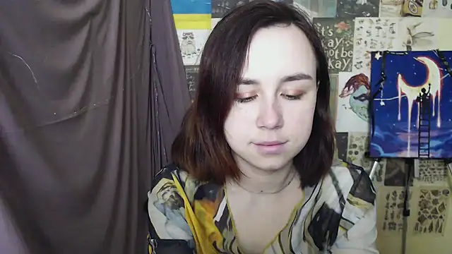 VeryVeryVeryShy  online show from March 5, 6:44 am