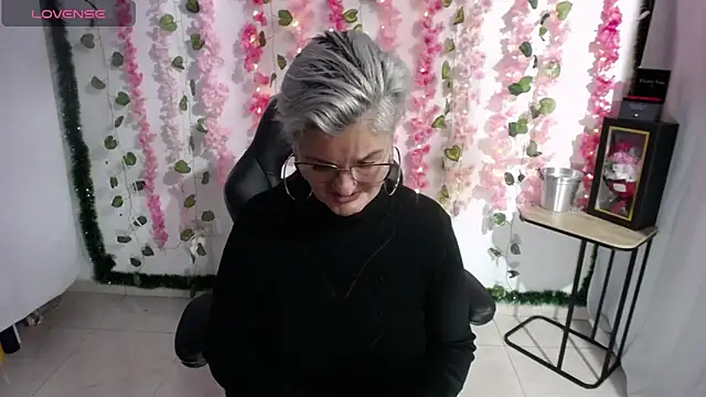 bety-cum2 online show from February 15, 11:50 am