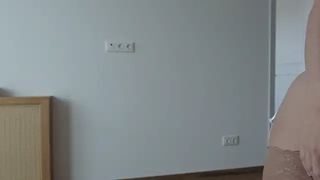 Snapshot of hee_jeen chatting on September 10, 1:55 pm hee jeen online show from September 10, 1:55 pm