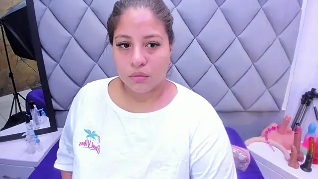 Snapshot of Luci_SexDeep chatting on November 9, 3:05 am Luci SexDeep online show from November 9, 3:05 am