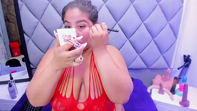 Snapshot of Luci_SexDeep chatting on November 23, 3:17 am Luci SexDeep online show from November 23, 3:17 am