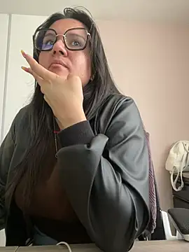 Snapshot of SWEETLILY18 chatting on December 26, 2:27 pm SWEETLILY18 online show from December 26, 2:27 pm