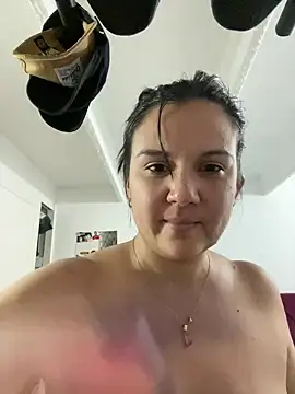 Snapshot of SWEETLILY18 chatting on January 18, 11:00 pm SWEETLILY18 online show from January 18, 11:00 pm