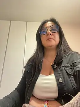 Snapshot of SWEETLILY18 chatting on January 20, 2:25 pm SWEETLILY18 online show from January 20, 2:25 pm