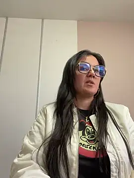 Snapshot of SWEETLILY18 chatting on January 23, 2:50 pm SWEETLILY18 online show from January 23, 2:50 pm