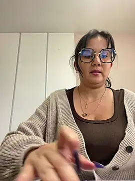 Snapshot of SWEETLILY18 chatting on February 4, 2:21 pm SWEETLILY18 online show from February 4, 2:21 pm