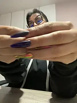 Snapshot of SWEETLILY18 chatting on February 7, 11:12 am SWEETLILY18 online show from February 7, 11:12 am