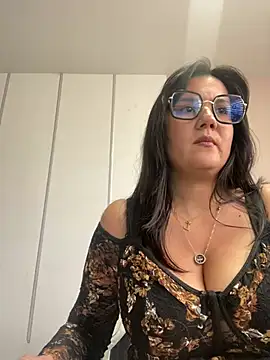 Snapshot of SWEETLILY18 chatting on February 8, 5:39 pm SWEETLILY18 online show from February 8, 5:39 pm