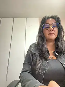 Snapshot of SWEETLILY18 chatting on February 19, 2:34 pm SWEETLILY18 online show from February 19, 2:34 pm