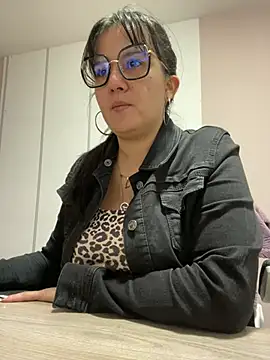 Snapshot of SWEETLILY18 chatting on February 20, 11:20 am SWEETLILY18 online show from February 20, 11:20 am