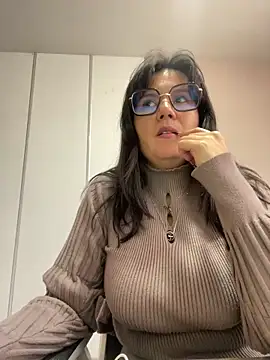 Snapshot of SWEETLILY18 chatting on February 21, 2:16 pm SWEETLILY18 online show from February 21, 2:16 pm