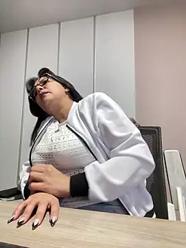 Snapshot of SWEETLILY18 chatting on February 22, 11:24 am SWEETLILY18 online show from February 22, 11:24 am