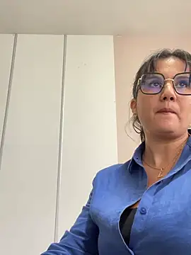 Snapshot of SWEETLILY18 chatting on February 24, 5:53 pm SWEETLILY18 online show from February 24, 5:53 pm