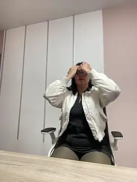 Snapshot of SWEETLILY18 chatting on February 27, 11:31 am SWEETLILY18 online show from February 27, 11:31 am