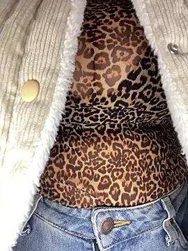 Snapshot of SWEETLILY18 chatting on March 17, 11:42 am SWEETLILY18 online show from March 17, 11:42 am