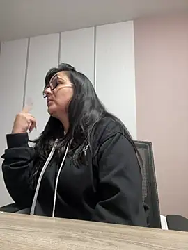 Snapshot of SWEETLILY18 chatting on March 18, 11:30 am SWEETLILY18 online show from March 18, 11:30 am