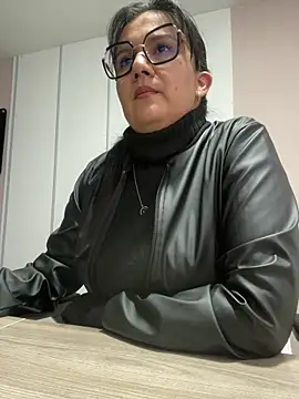 Snapshot of SWEETLILY18 chatting on March 20, 11:16 am SWEETLILY18 online show from March 20, 11:16 am