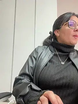 Snapshot of SWEETLILY18 chatting on March 20, 2:21 pm SWEETLILY18 online show from March 20, 2:21 pm